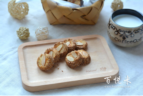 芝麻杏仁小酥餅，簡單好操作的小餅干，一口一個(gè)，營養(yǎng)豐富